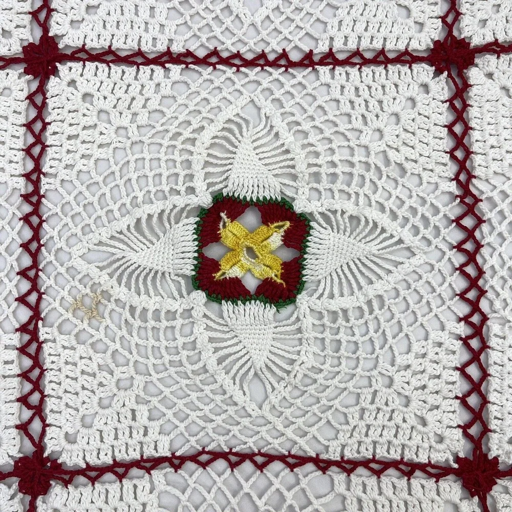 Vintage Crocheted Table Cover Squares White Red 50x70 (Christmas)‎ Gold